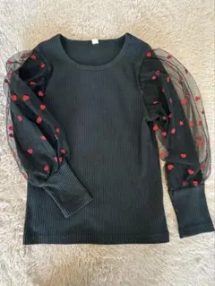 ブラック チュール袖 ハート刺繍 トップス