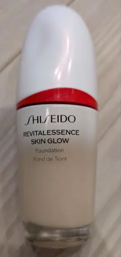 SHISEIDO REVITALESSENCE SKIN GLOW 130