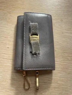 Salvatore Ferragamo グレー キーケース