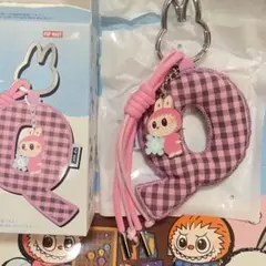 ラブブ　PIN FOR LOVE アルファベットペンダント　キーリング　Q