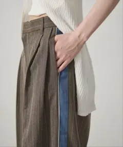 【美品】AIC カラーラインヘリンボーンストライプスラックス