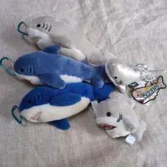 ぶるぶる！ふわふわサメぬいぐるみ