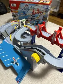 【超希少品】モータートミカ アクション どうろ料金所 新品未使用品】超希少品 D-17 モータートミカ アクションどうろ