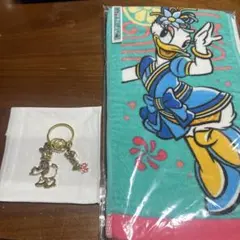 新品　ディズニー 夏祭りデイジー＆クラリス フェイスタオル・キーホルダーセット