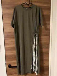 カーキ半袖ワンピース サイドストライプ YE LiBARE