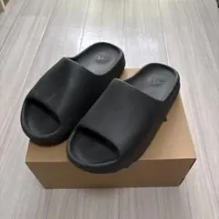Yeezy Slide イージースライド Dark Onyx ダークオニキス