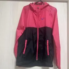 Nike フード付きウィンドブレーカー ピンク/黒