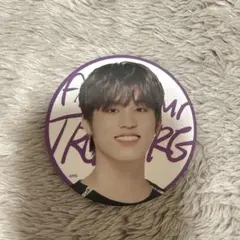 TREASURE ジョンウ　缶バッチ