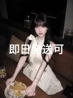 ワンホン ホワイトビジューノースリーブワンピースのサムネイル