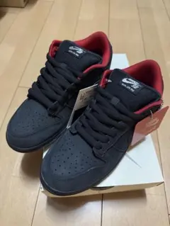 Supreme × Nike SB Dunk Low 