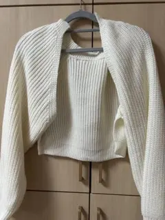 Dazy ホワイト クロップドセーター Sサイズ