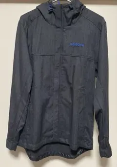 adidas ダークグレー マウンテンパーカー