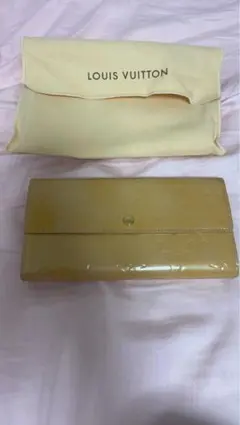 Item thumbnail for item 77750356-8977-4914-a298-719eab4055a2