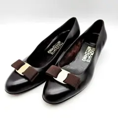 Salvatore Ferragamo ヴァラリボン パンプス　〈319-2〉