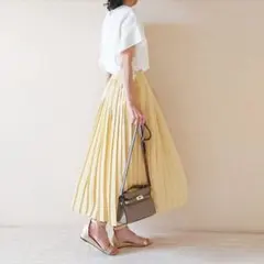 GU イエロープリーツスカート