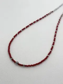赤とライトグレーのビーズネックレスred・gray