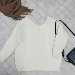 スピック&スパン　ケーブル編みニット Vネック オフホワイト