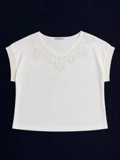 VIVIENNE TAM 刺繍入りホワイト半袖Tシャツのサムネイル