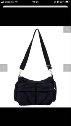 スリーコインズ　撥水パファーショルダーバッグ　ブラック