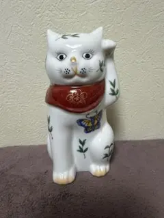 伊万里焼 花柄招き猫猫の置物 縁起物 商売繁盛 開運招福 - メルカリ