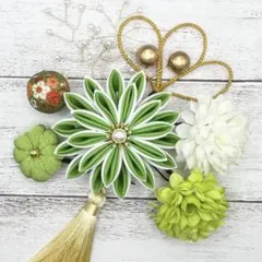 髪飾り　☆3922☆ つまみ細工　成人式　卒業式　結婚式　七五三　帯留め