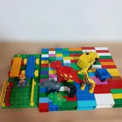 多色ブロック玩具と動物フィギュアセット