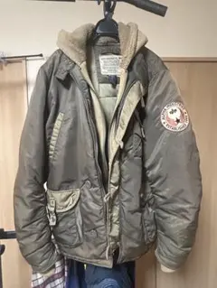 ALPHA INDUSTRIES フライトジャケット