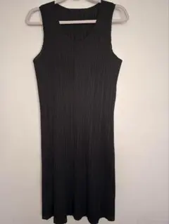 PLEATS PLEASE ノースリーブ チュニックワンピース 黒 80丈 - メルカリ