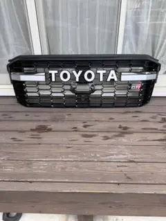 希少！TOYOTA純正 再販ランドクルーザー70 GRJ76.79フロントグリル