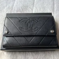 CHANEL シャネル　ウォレット　ブラック レザー 二つ折り財布
