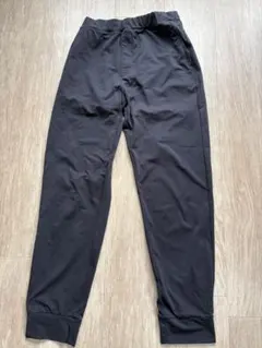 ユニクロ　ウルトラストレッチアクティブジョガーパンツ　160cm ブラック