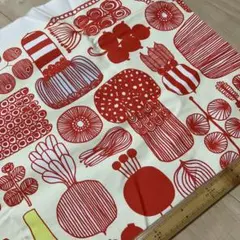 マリメッコ 北欧　生地　ハギレ　75×43