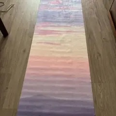 YOGA DESIGN LAB ヨガマット 紫色とピンクのグラデーション　シミのサムネイル
