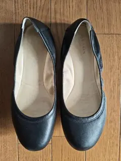 コールハーン　黒のフラットシューズ バレー　Cole Haan　24cmブラック