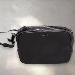 agnès b. ブラックレザーショルダーバッグ