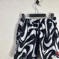 NIKE スウォッシュ総柄　水陸両用　ハーフパンツ
