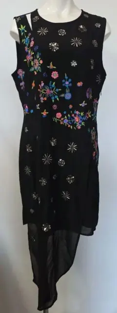 desigual ノースリーブワンピース ブラック 刺繍 ビーズ装飾 y40のサムネイル
