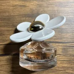MARC JACOBS DAISY LOVE 香水 30mlのサムネイル