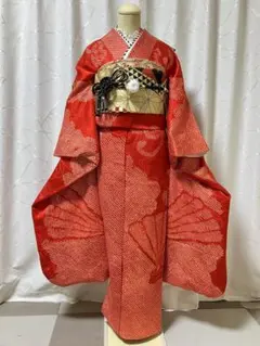 赤無地の振り袖をお探しの方に！ 振り袖、帯、襦袢の三点セット - メルカリ