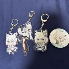 ホロライブ　白上フブキ　キーホルダー　缶バッジ