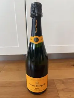 Veuve Clicquot Brut シャンパンのサムネイル
