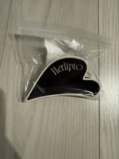 Herlipto Bicolor Heart Hair Clip黒と白2点セット - メルカリ