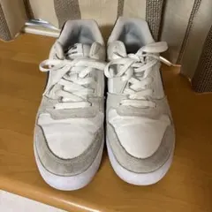 NIKE SB スニーカーのサムネイル