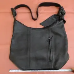 レザー ショルダーバッグ、 黒