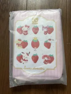 新品未開封 サンリオ いちご新聞 マルチケース