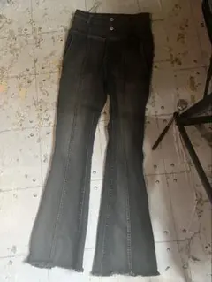 アベイルで買いました、ブーツカットデニムです