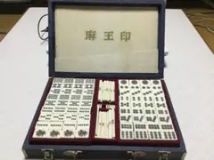 Item thumbnail for item aa3f3d50-c7a9-4fb1-ad61-a9ee7a5054ad