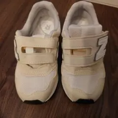 new balance キッズシューズ
