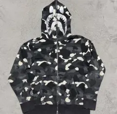 BAPE × サンリオ クロミ ブラック迷彩 フルジップパーカー - メルカリ