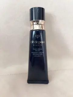 クレ・ド・ポー ボーテ　タンクレームエクラｎ(オークル10)